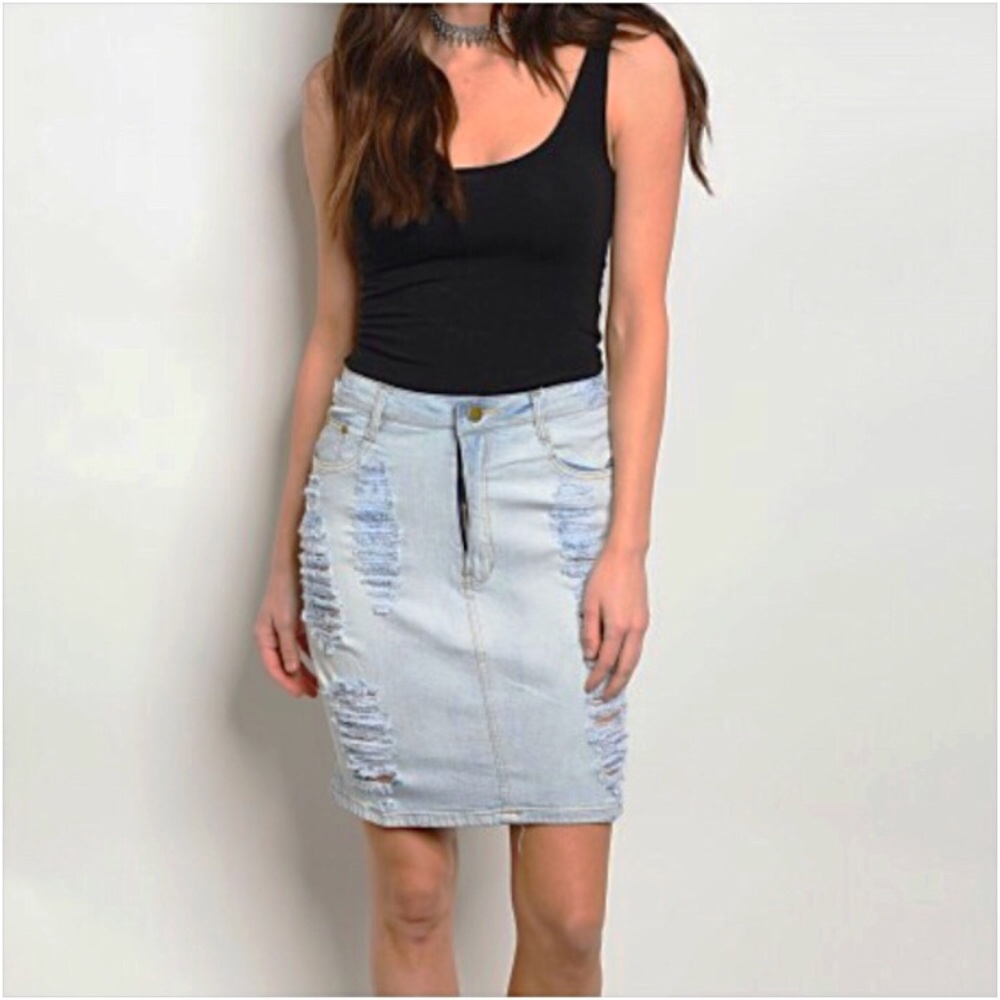 Perfect Light Distressed Denim Skirt SM - Picture 5 of 6